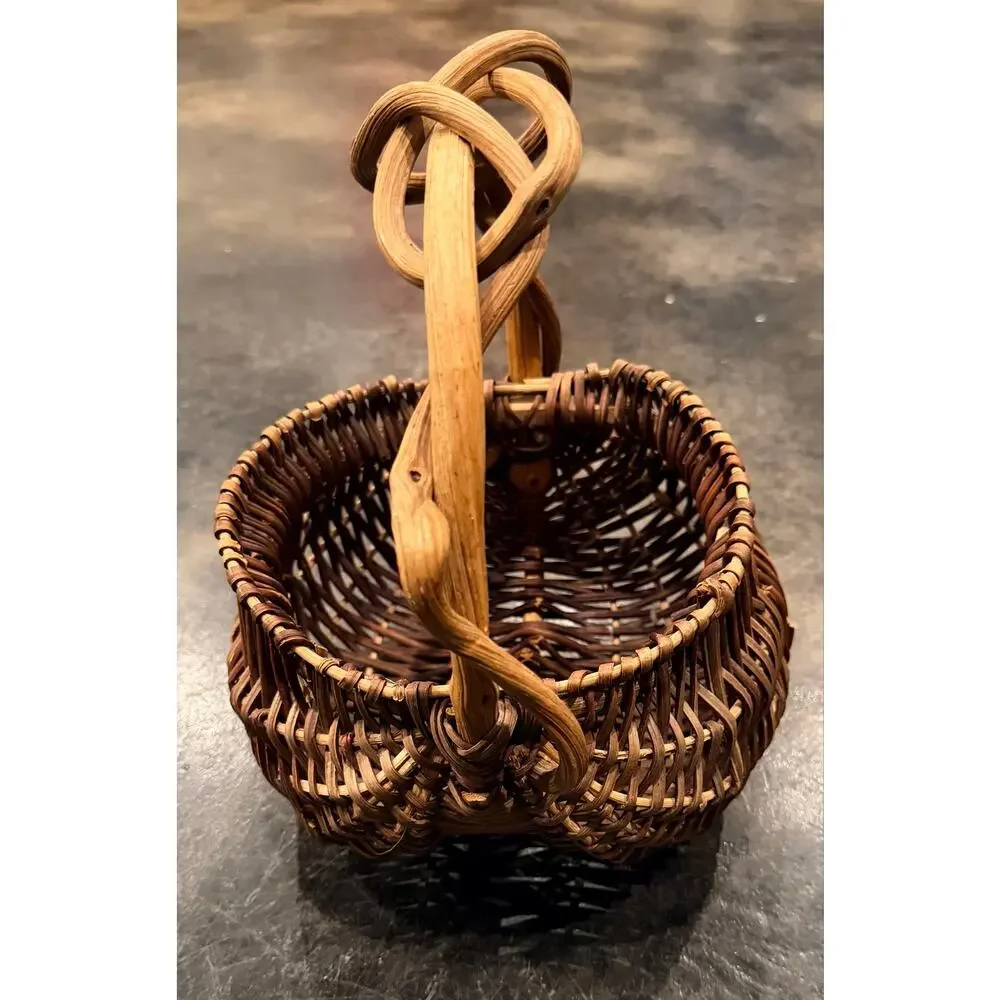 VTG Appalachian Woven Buttocks Gather Basket Losenge Pattern Twisted Vine Handle